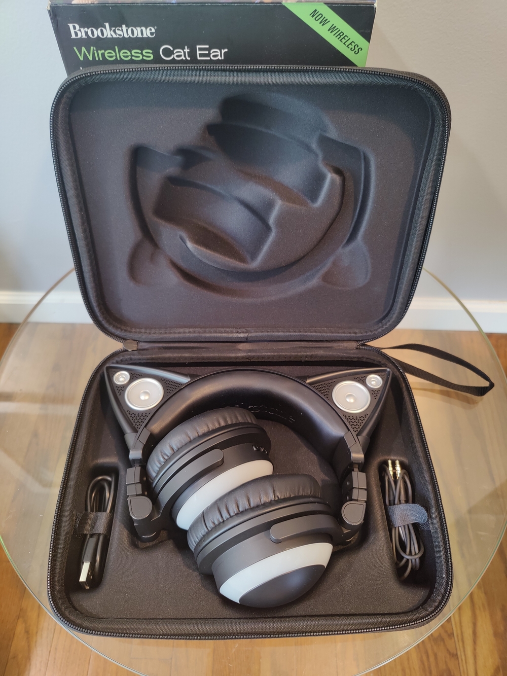 Brookstone Black Over-Ear Headphones with Padded Headband Light Up Colors